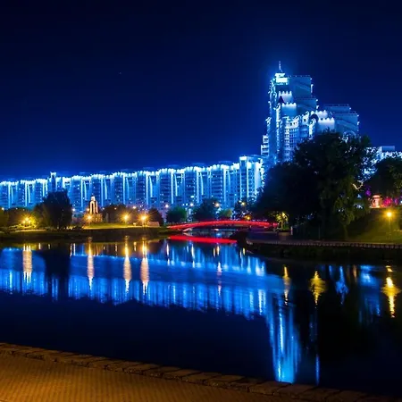 Квартира У Лошицкого Парка *